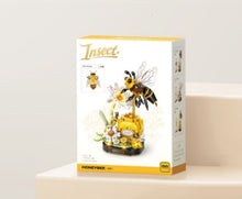 Load image into Gallery viewer, LOZ mini Blocks Kids Building Toys Puzzle Insect Bricks with Lighting Girls Gift Home Decor 4117 4118 4119