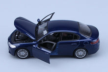 Load image into Gallery viewer, 1:24 Scale Bburago Diecast Alloy Sports Car Model Boys Toy For ALFA Romeo GIULIA
