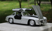 Load image into Gallery viewer, WELLY 1:24 Diecast Alloy Static Car Model For Mercedes-Benz 300SL Mens Gift
