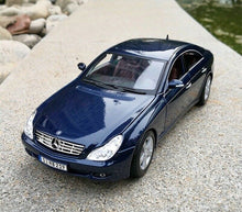 Load image into Gallery viewer, 1:/18 Scale Maisto Diecast Static Alloy Car Model Men Gift For Mercedes Benz CLS
