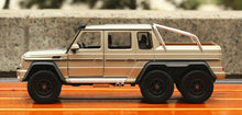 Load image into Gallery viewer, WELLY 1:24 Vehicles Model Boys Alloy Car Model For Mercedes Benz G63 AMG SUV
