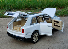 Load image into Gallery viewer, 1:/24 Diecast Alloy Sound&amp;Light Pull Back Car Model Toy ForRolls Royce Cullinan
