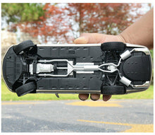 Load image into Gallery viewer, Rastar 1:18 BENTLEY Mulsanne Alloy Static Car Model Boys Toy
