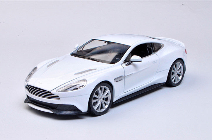WELLY 1:24 Alloy Racing Sports Car Model Boys Toys For Asten Martin Vanquish